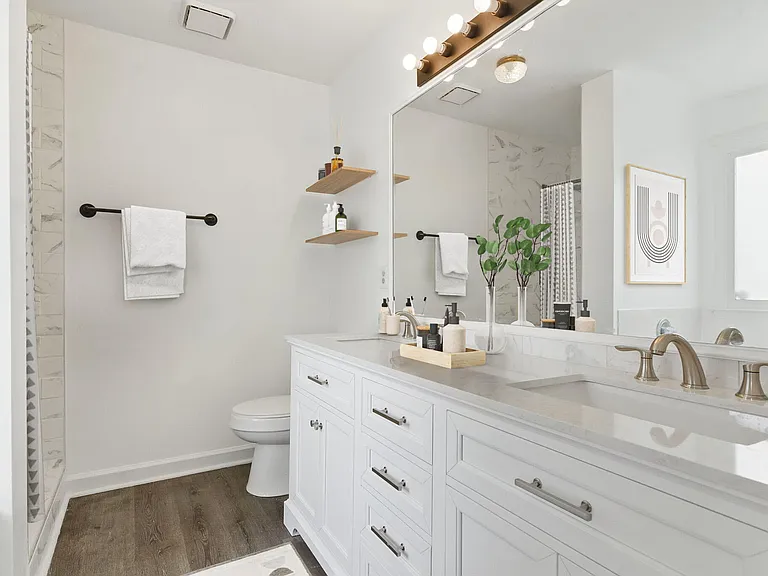 4905 Knightsbridge Way — Photo 3