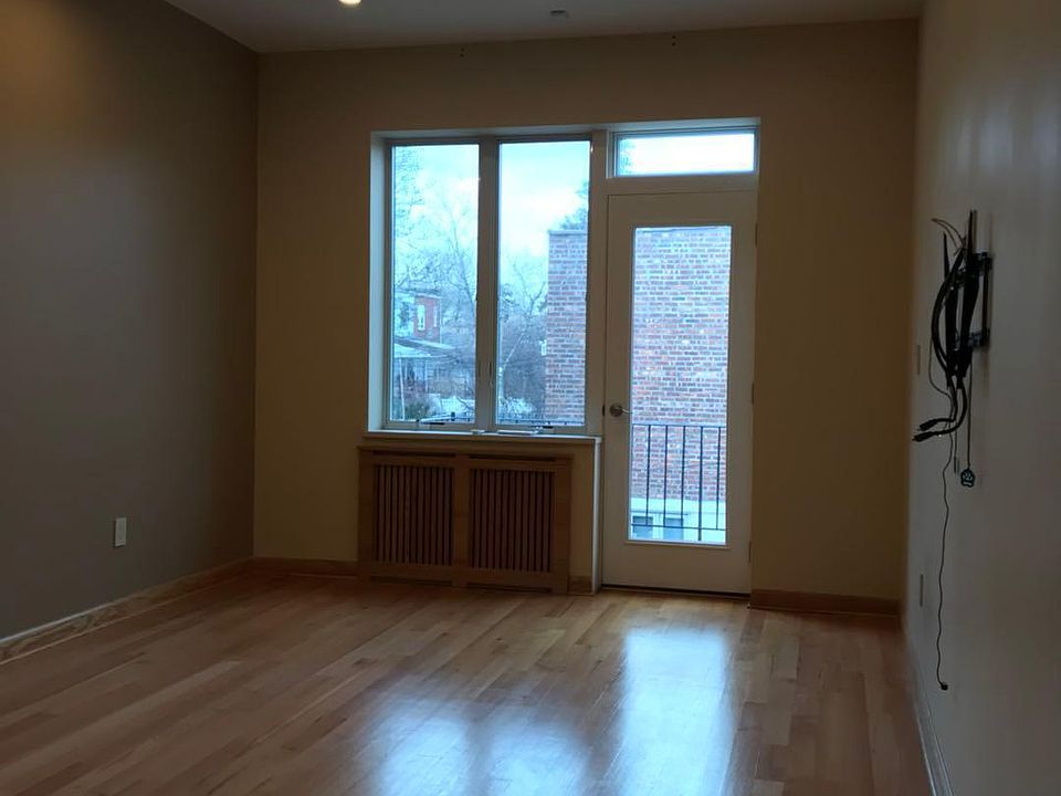 1st image of 2199-2101 E 18th St #1
