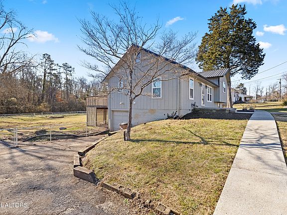 2nd image of 1802 NE Charles Dr