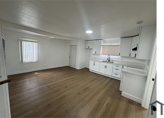 1st image of 217 W 53rd St