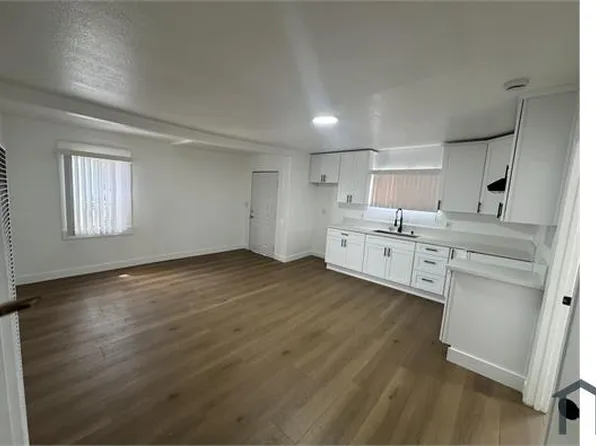 217 W 53rd St, Los Angeles, CA 90037