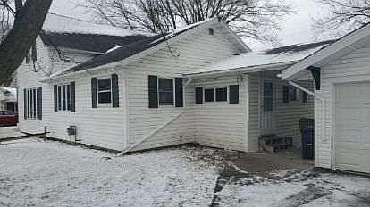 Sorry for the blurry picture. The house is a bit dirty from road construction and is scheduled to be washed next spring but it doesn't look as bad as this picture shows. Drice by and take a look or request a better picture sent directely to your phone