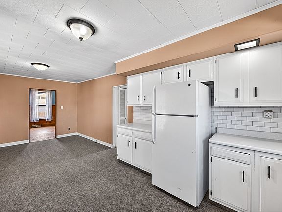 5th image of 906 Peoria St