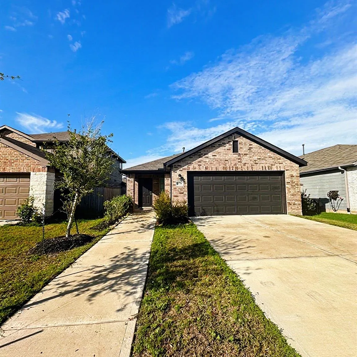 3 bed, 2.0 bath, 1640 sqft, $2,085 — Photo 2