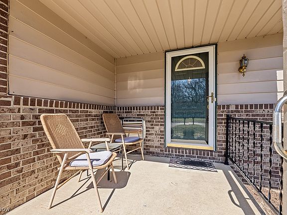 2nd image of 3993 Canterbury Dr