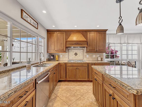4th image of 4421 Henley Ct