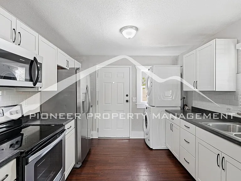 44 Julian St — Photo 6