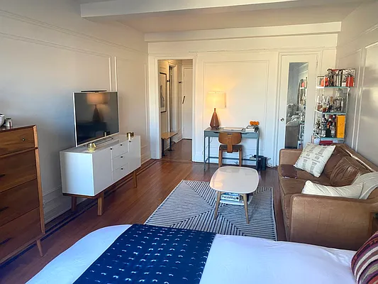 Rented by Douglas Elliman | media 12