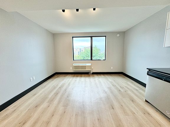 5th image of 88 Linden Blvd #4K