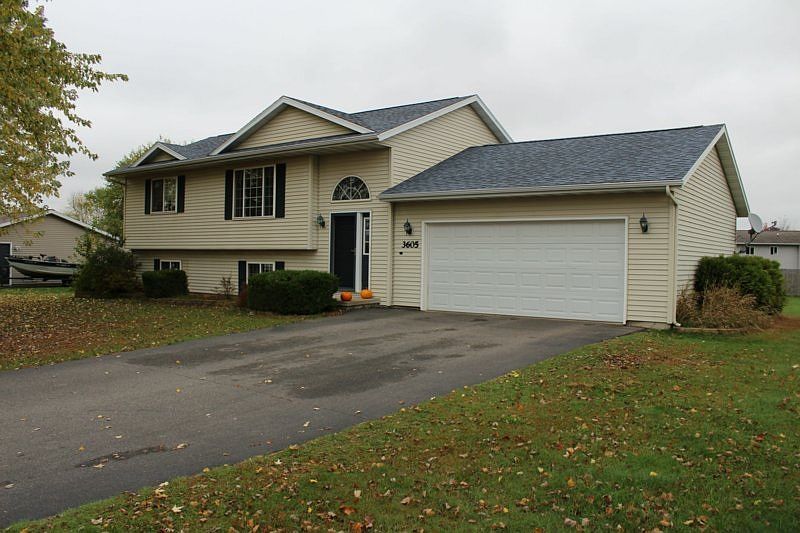 2nd image of 3605 Sandy Ln