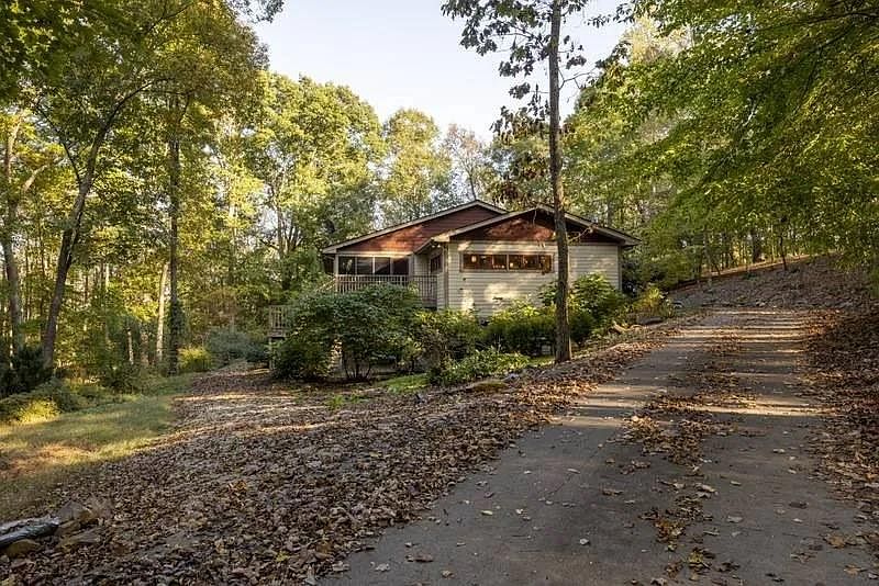 1st image of 265 Gleandonshire Ln