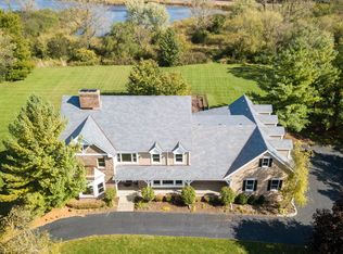11 Creekside Ln, Barrington, IL