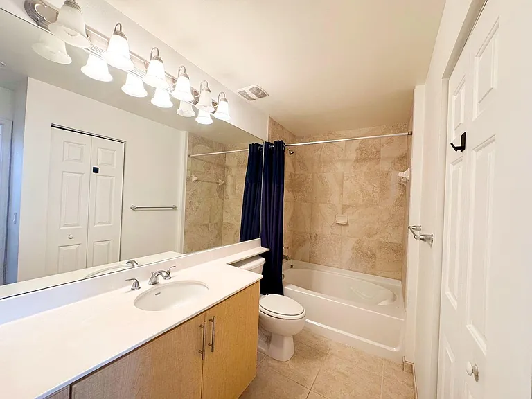 2421 NE 65th St #601 — Photo 15