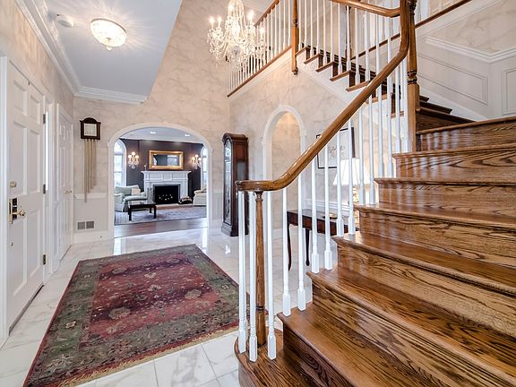 3rd image of 1217 Daviswood Dr