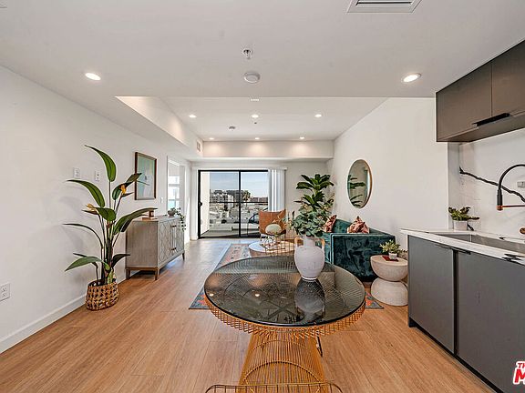 5th image of 321 S Oxford Ave #606