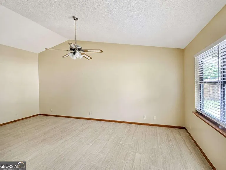 603 Plantation Village Dr — Photo 9