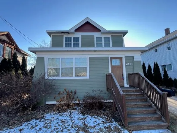 211 Washington Ave, Neenah, WI 54956