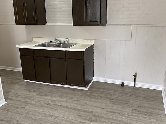 3rd image of 2867 Brookside Ave #1