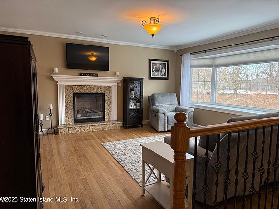 4th image of 66 Florence Pl