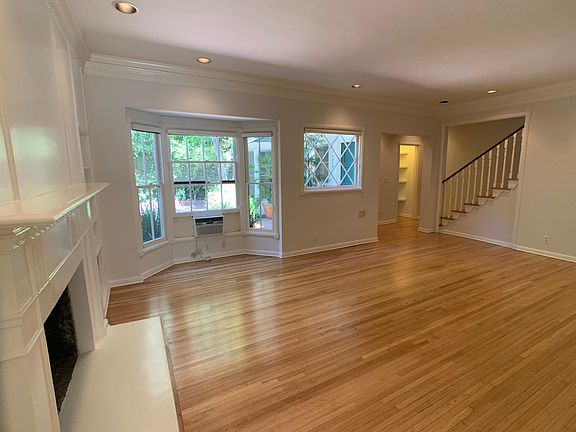 5th image of 142 S Bedford Dr