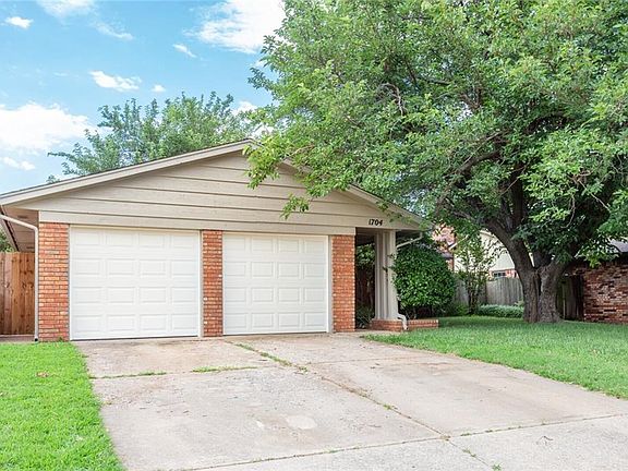 2nd image of 1704 Erin Pl