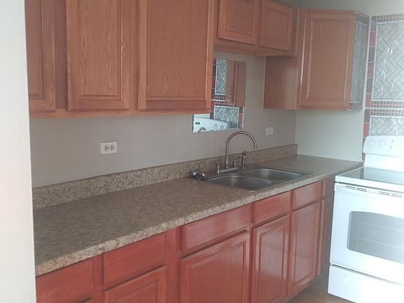 2nd image of 4300 W Ford City Dr APT 1102A