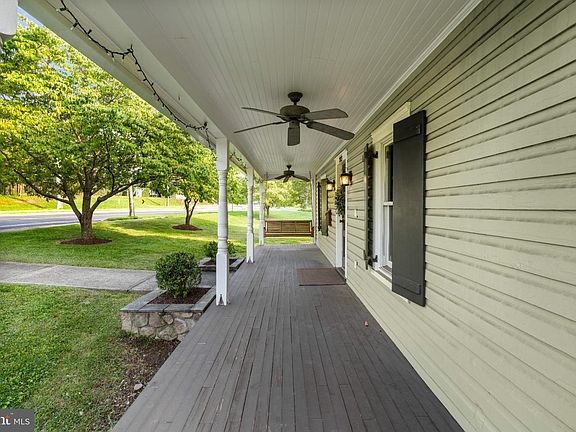 5th image of 703 Dranesville Rd