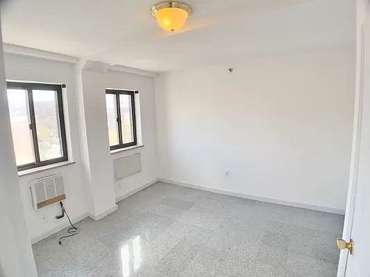 2nd image of 27-35 21st St #Q3