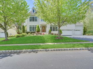 60 Hedgerow Ln, Manalapan, NJ 07726