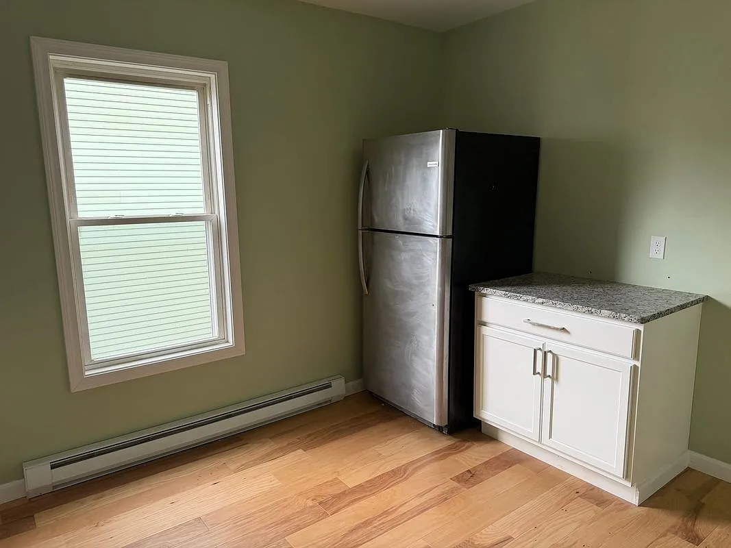 4 bed, 1.0 bath, 1406 sqft, $2,650 — Photo 4