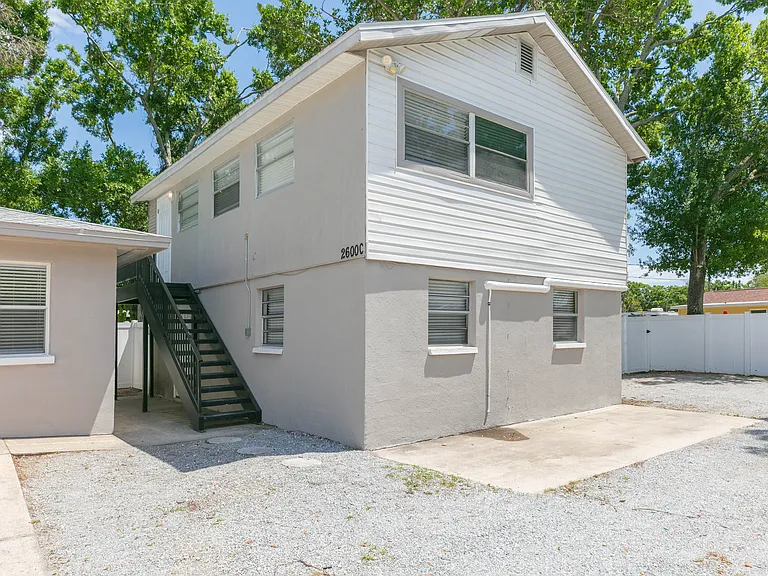 2600 52nd Ave N #C — Photo 1