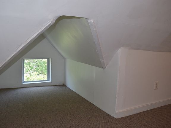 2nd image of 24 Weston St #24