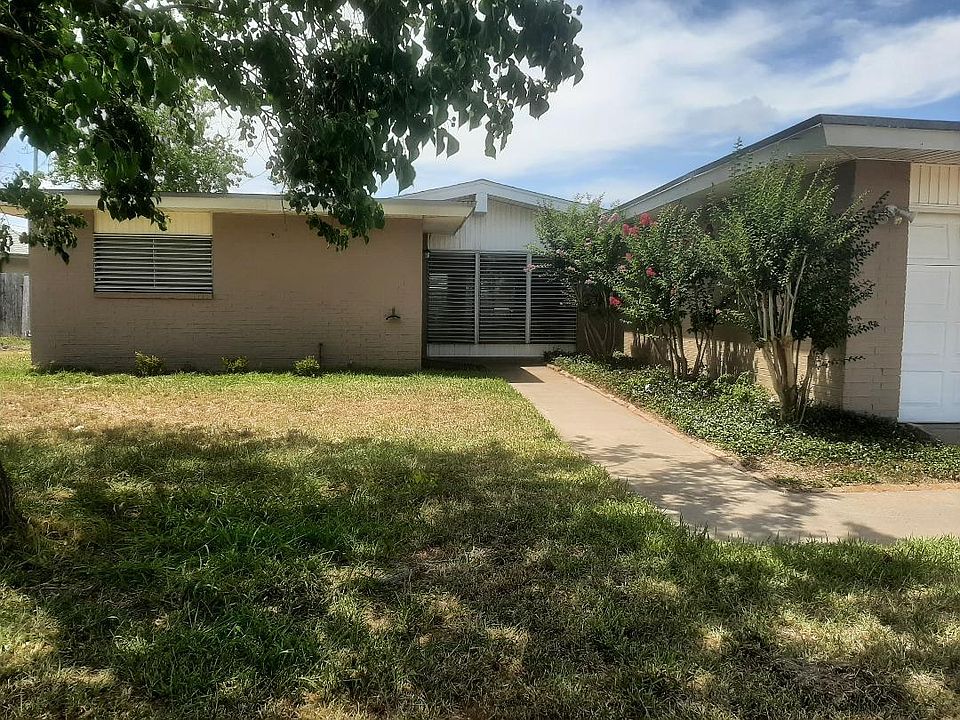1st image of 245 Caribbean Dr