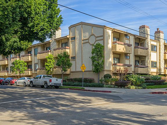 3rd image of 12355 Chandler Blvd #108