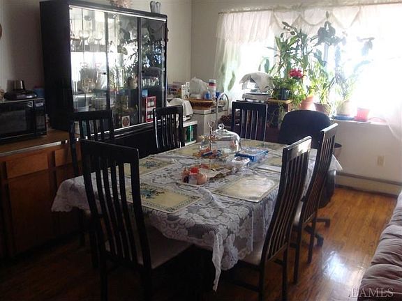 3rd image of 1238 Thieriot Ave