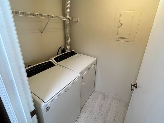 2nd image of 5578 Metrowest Blvd Unit 105
