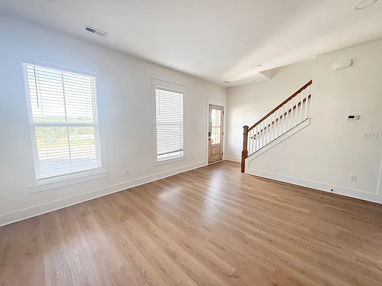 1333 Belfair St — Photo 8
