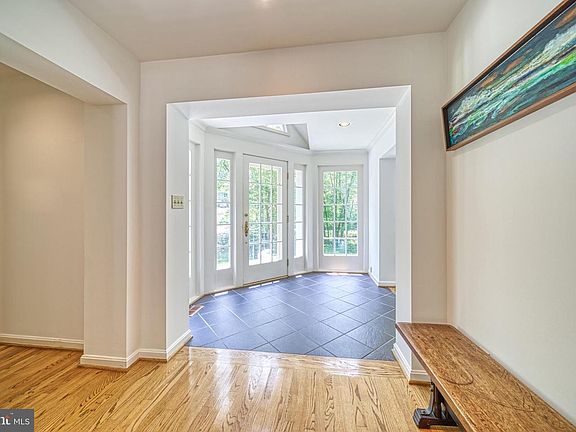 3rd image of 6655 Van Winkle Dr
