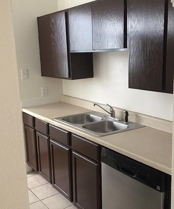 2nd image of 4510 La Branch St APT 1