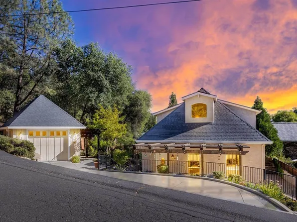 409 E Oakside Dr, Sonora, CA 95370