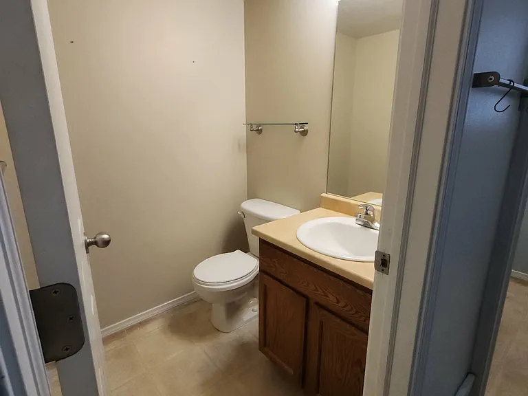 209 E Interlochen Ln — Photo 11