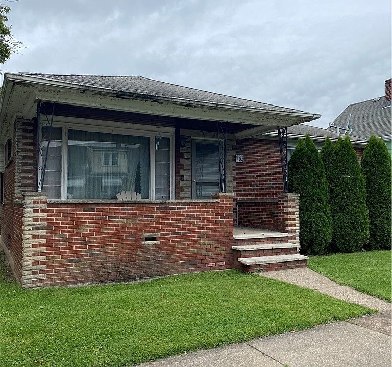1st image of 504 22nd St