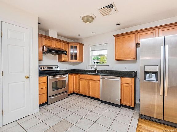 3rd image of 78 Virginia Ave