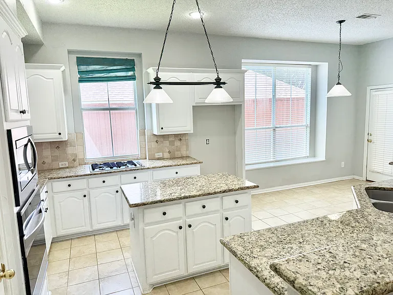507 Gifford Dr — Photo 5