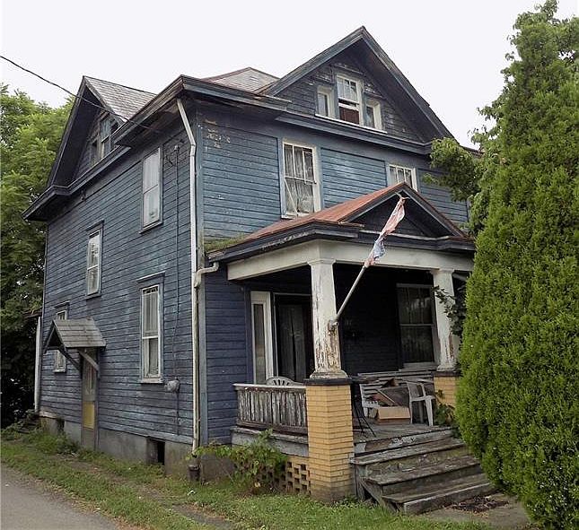 2nd image of 174 E Coffee St
