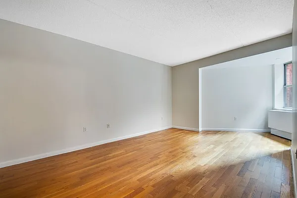Sold by Compass | media 18