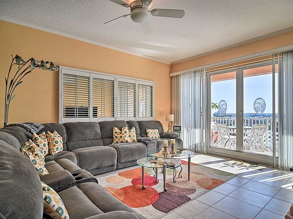 2nd image of 530 S Gulfview Blvd APT 804
