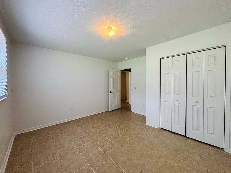 306 Woodbine Dr — Photo 7
