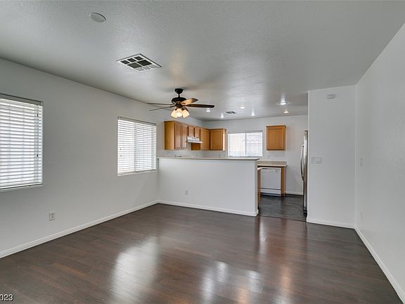 3rd image of 4073 Flower Patch St