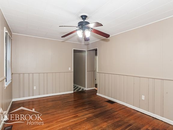 4th image of 5824 Elsie Ave